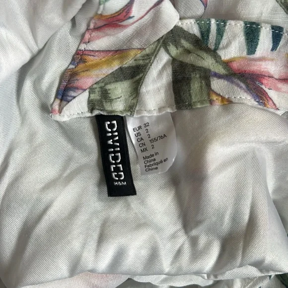 H&M Soft Ruffled Dress - Picture 4 of 4